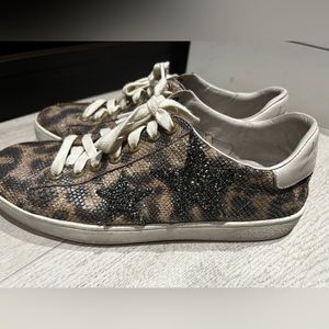 Lola cruz sneakers